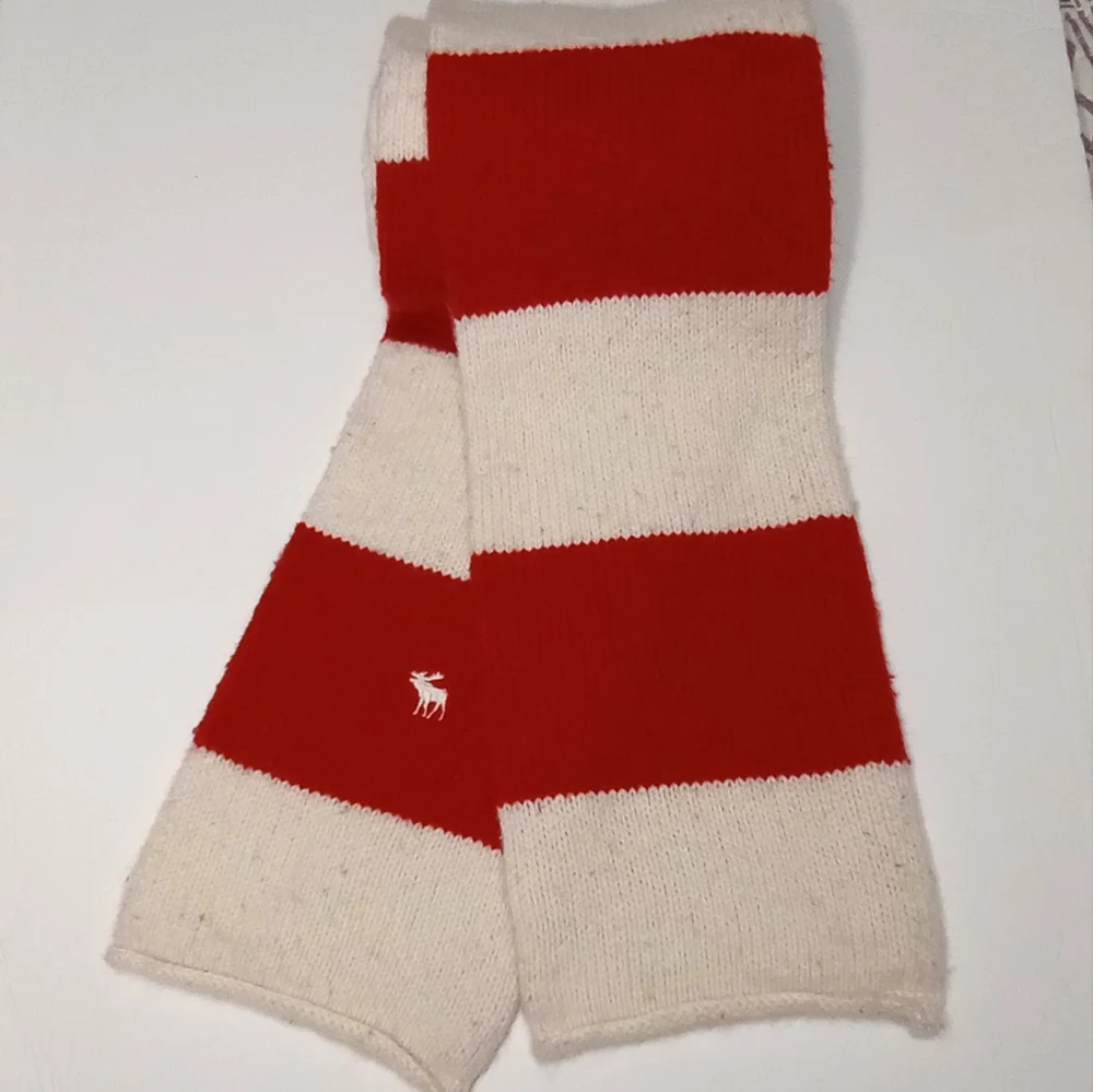 Abercrombie & Fitch Winter Christmas Holidays Striped Red White Scarf 60